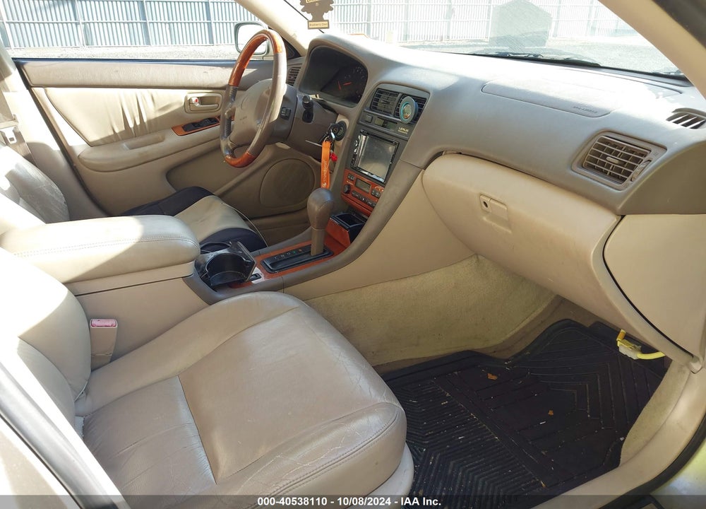 2000 LEXUS ES 300 VIN: JT8BF28G0Y0268125