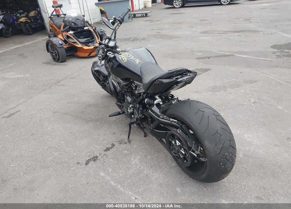 2016 DUCATI XDIAVEL VIN: ZDM13BKWXGB000325