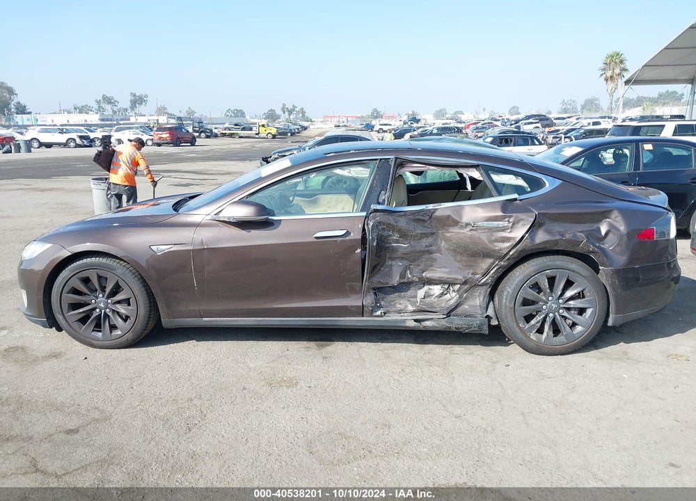 2013 TESLA MODEL S VIN: 5YJSA1DN6DFP23022