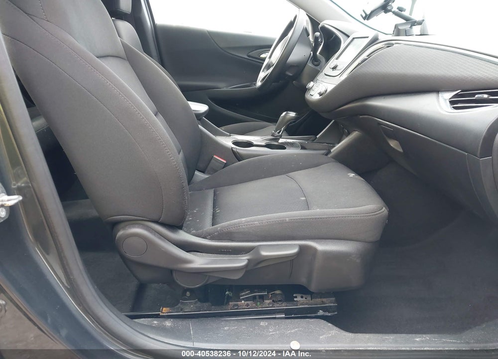 2018 CHEVROLET MALIBU LT VIN: 1G1ZD5ST3JF253160
