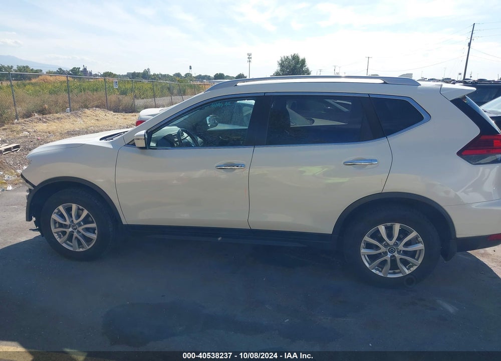 2017 NISSAN ROGUE SV VIN: JN8AT2MV1HW258876