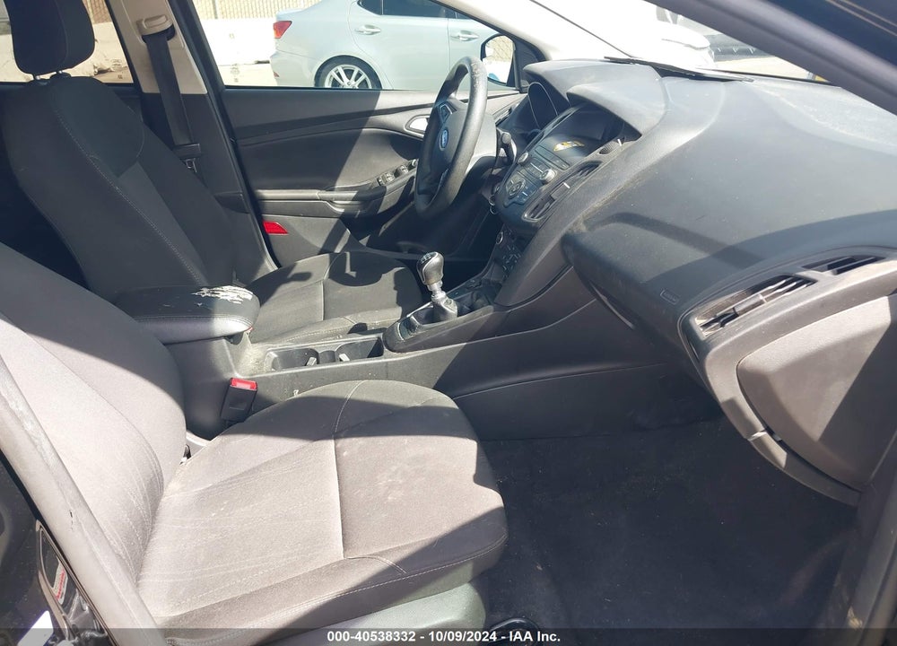 2018 FORD FOCUS VIN: 1FADP3FEXJL205784
