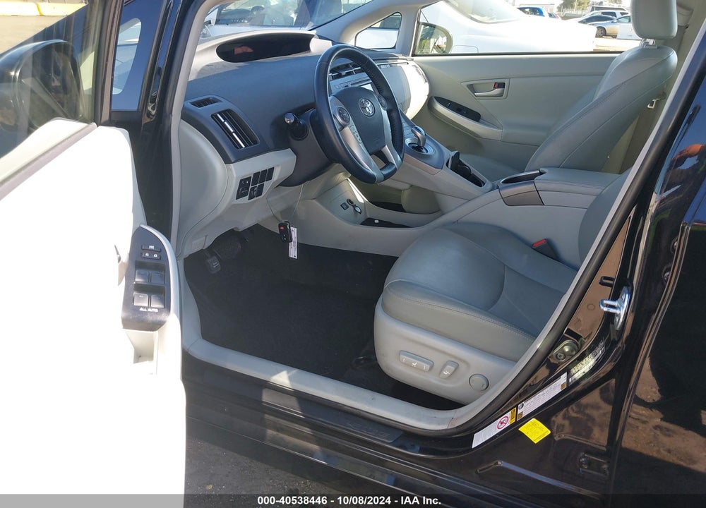 2015 TOYOTA PRIUS FOUR VIN: JTDKN3DU2F0464070