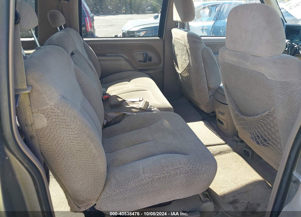 1999 CHEVROLET SUBURBAN 1500 LT VIN: 3GNFK16R5XG240271