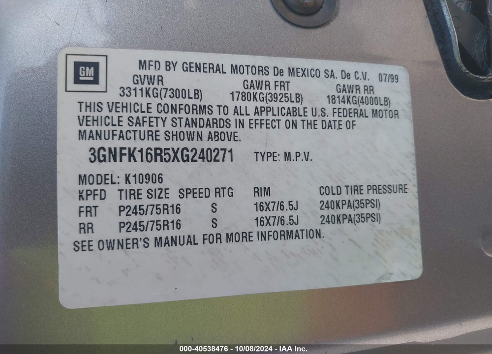 1999 CHEVROLET SUBURBAN 1500 LT VIN: 3GNFK16R5XG240271