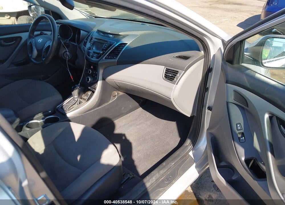 2016 HYUNDAI ELANTRA SE VIN: 5NPDH4AE6GH721738