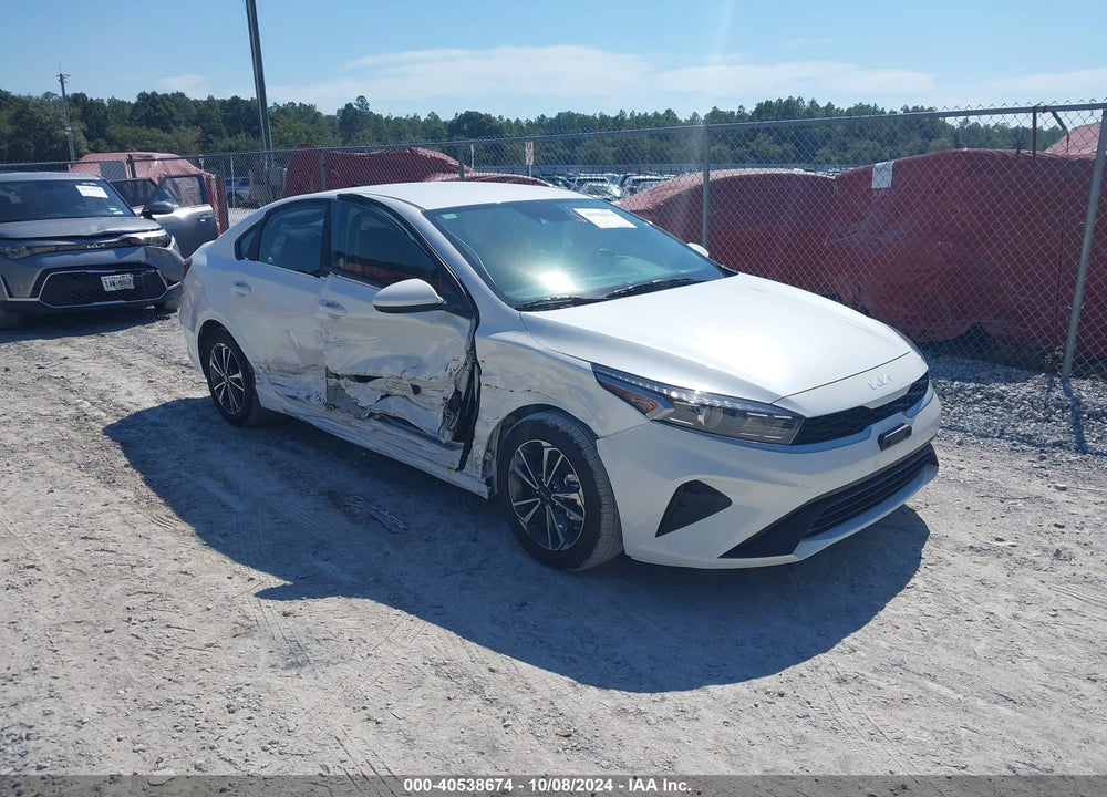 2024 KIA FORTE LXS VIN: 3KPF24ADXRE754038