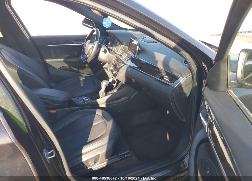2018 BMW X1 VIN: WBXHU7C35J5H40661