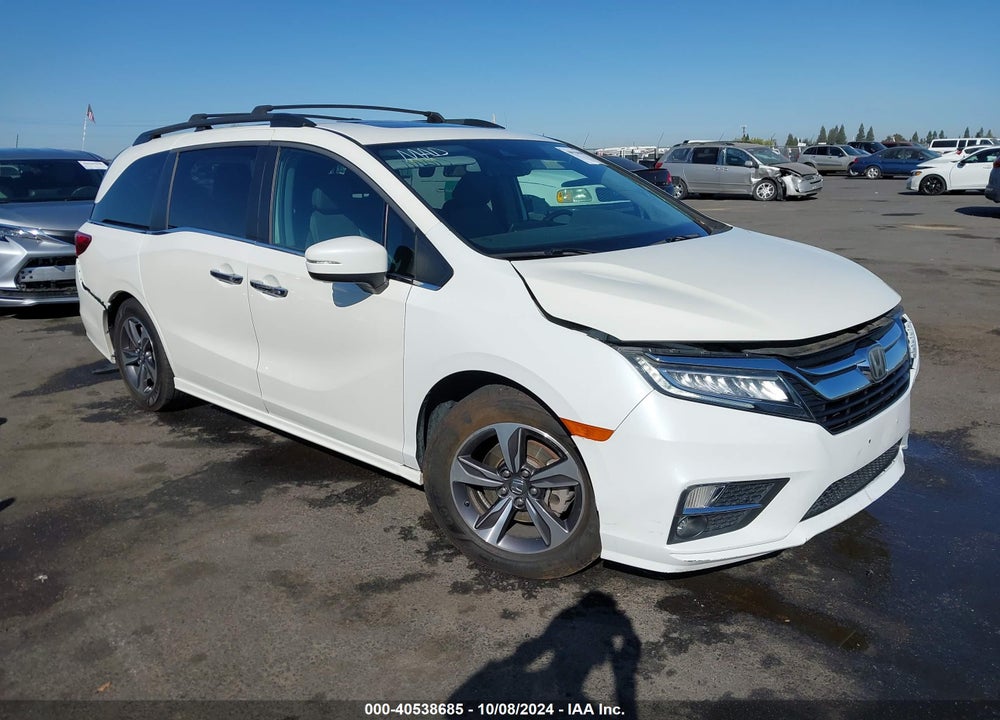 2018 HONDA ODYSSEY TOURING VIN: 5FNRL6H85JB011669
