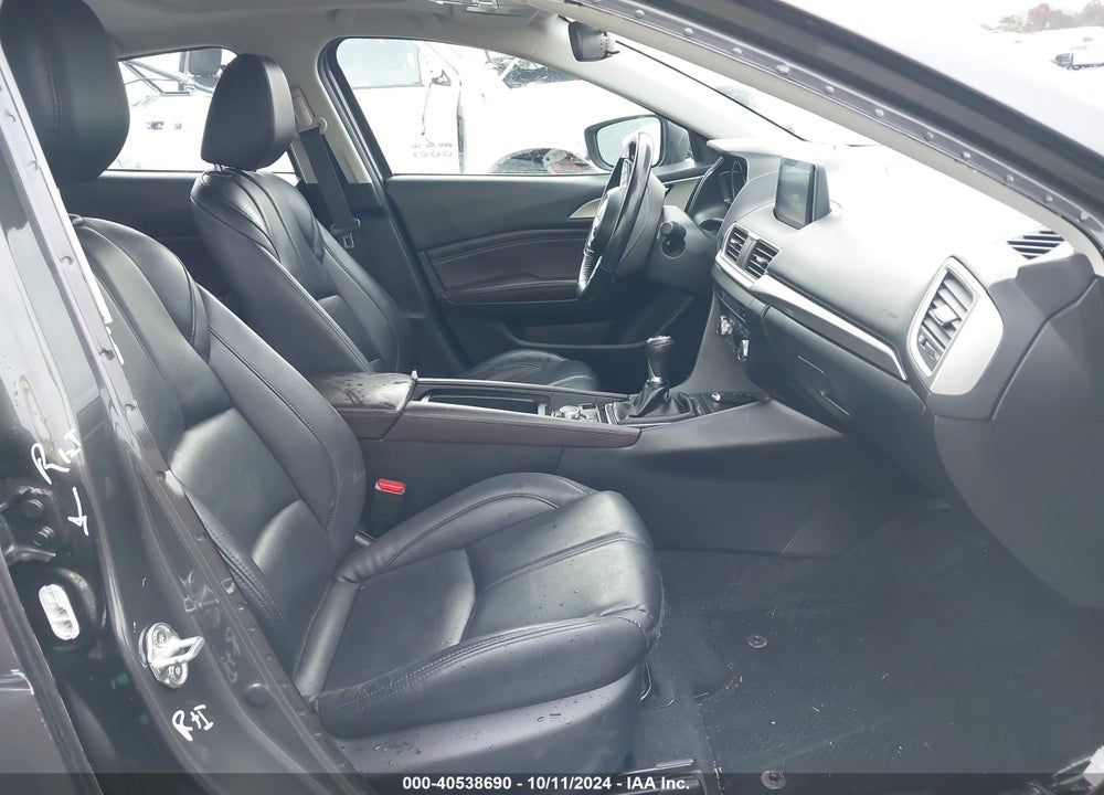 2018 MAZDA 3 TOURING VIN: 3MZBN1L33JM204700