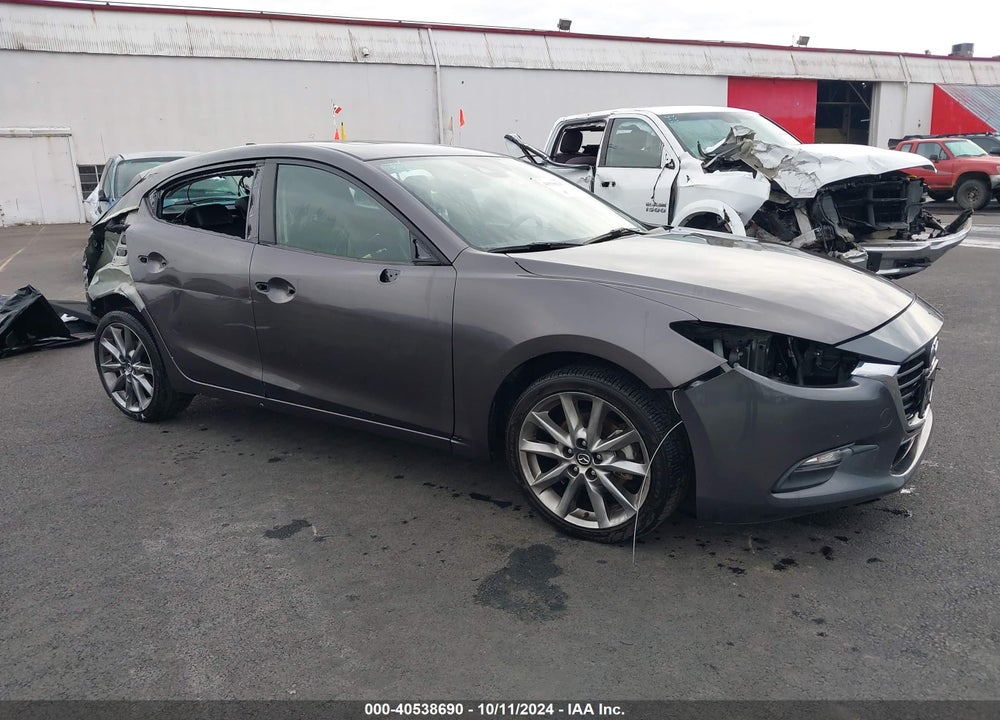 2018 MAZDA 3 TOURING VIN: 3MZBN1L33JM204700