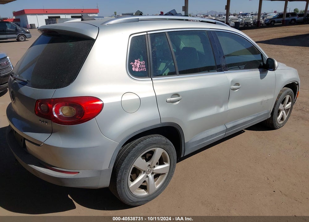 2010 VOLKSWAGEN TIGUAN SE VIN: WVGAV9AX1AW513080