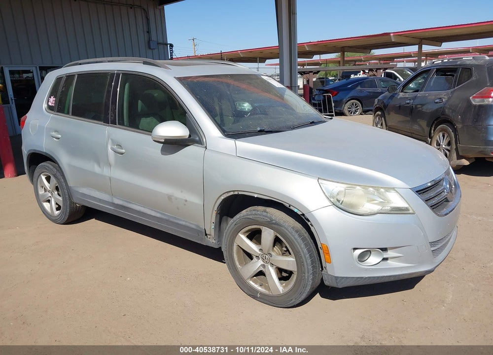 2010 VOLKSWAGEN TIGUAN SE VIN: WVGAV9AX1AW513080