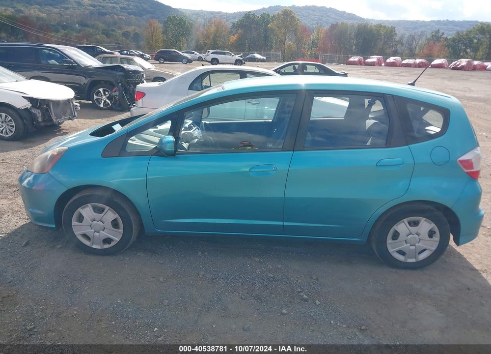 2013 HONDA FIT VIN: JHMGE8H30DC048257