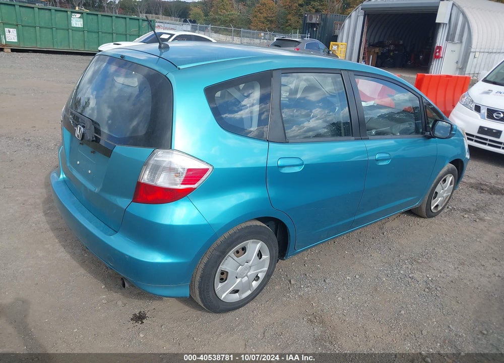 2013 HONDA FIT VIN: JHMGE8H30DC048257