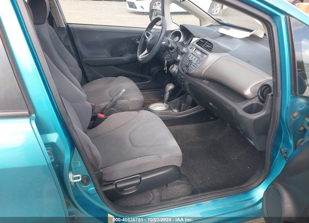 2013 HONDA FIT VIN: JHMGE8H30DC048257