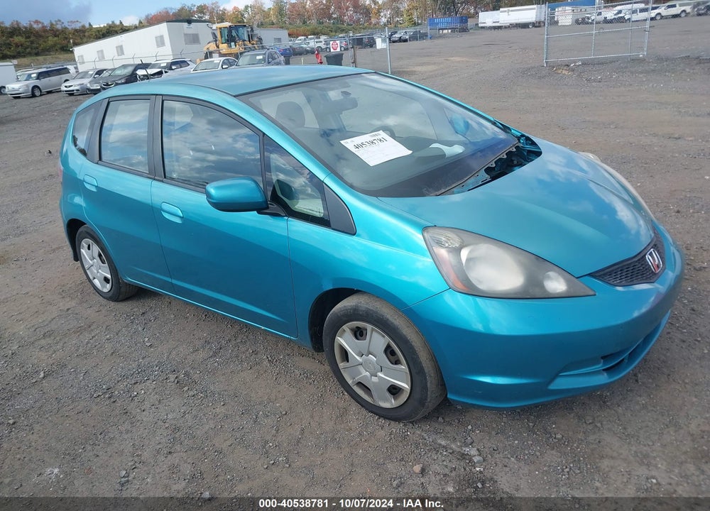 2013 HONDA FIT VIN: JHMGE8H30DC048257
