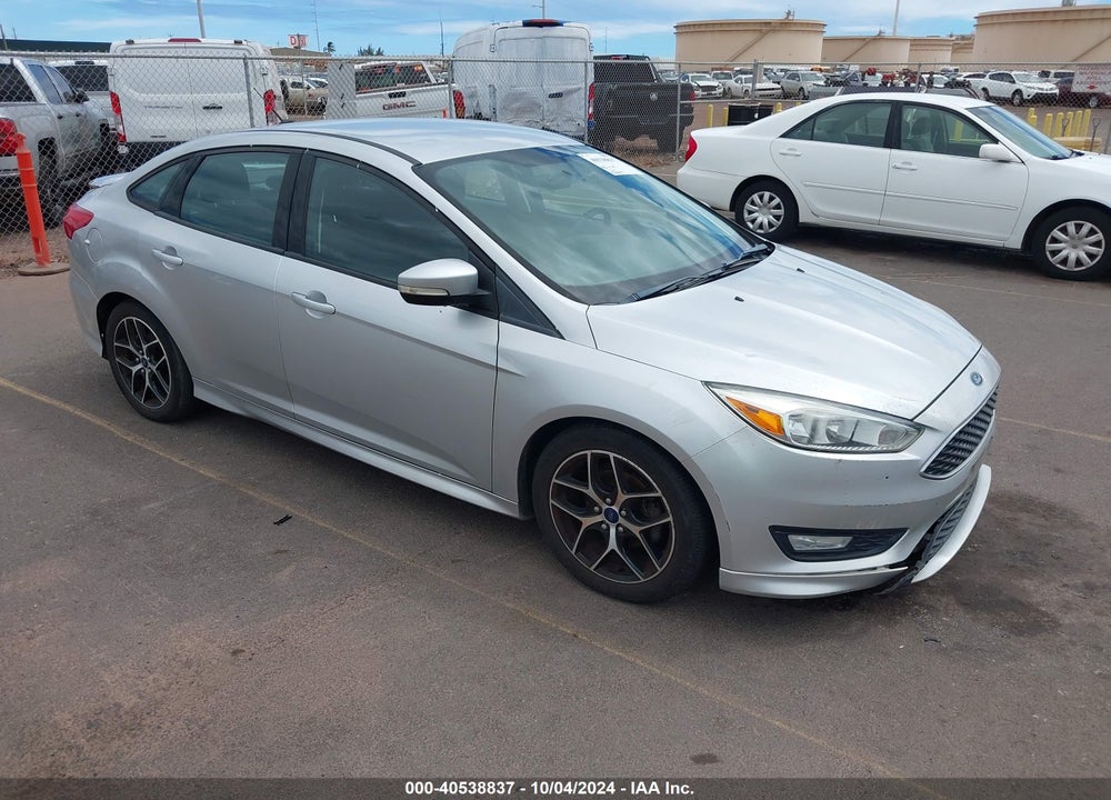 2015 FORD FOCUS SE VIN: 1FADP3F20FL262136