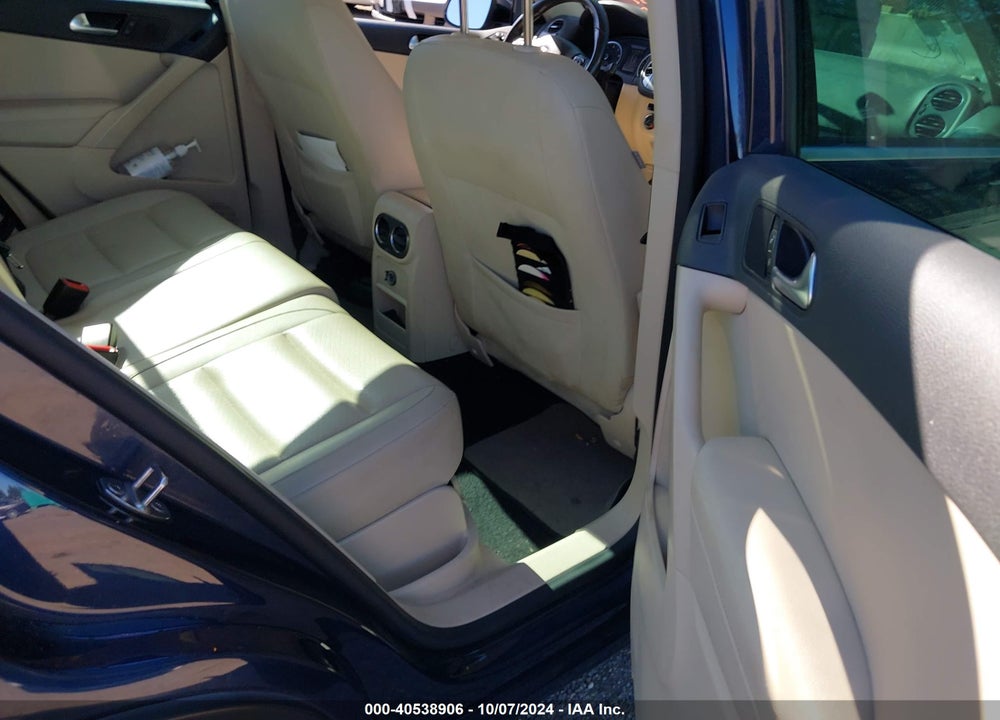 2015 VOLKSWAGEN TIGUAN SE VIN: WVGAV7AX0FW515141