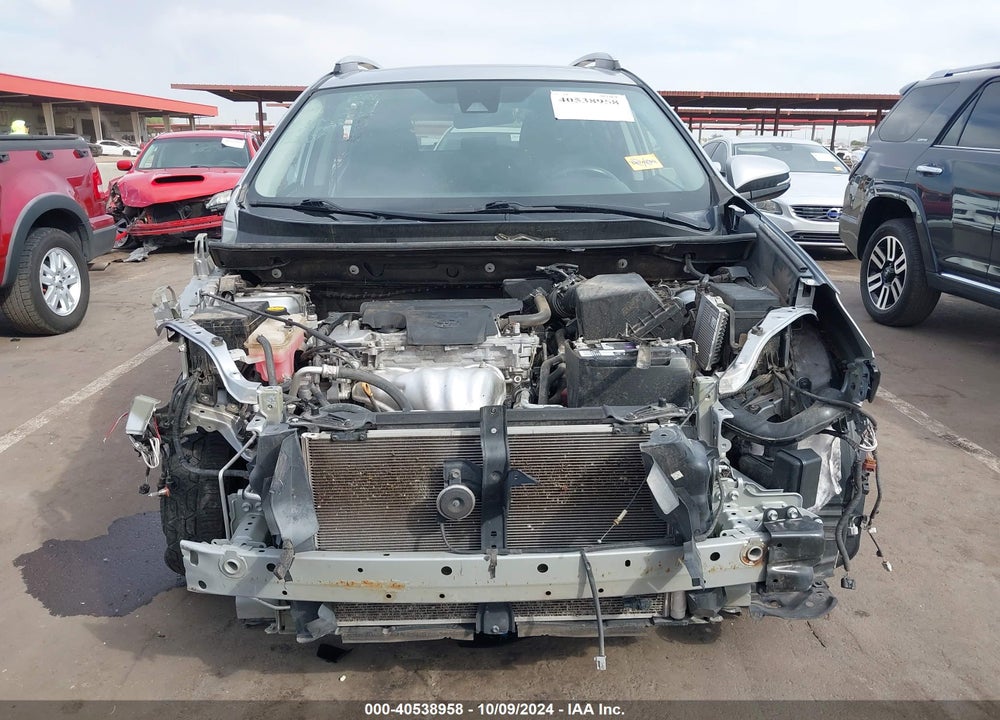 2018 TOYOTA RAV4 XLE VIN: 2T3WFREV9JW475726