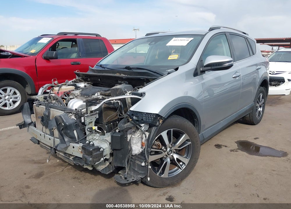 2018 TOYOTA RAV4 XLE VIN: 2T3WFREV9JW475726