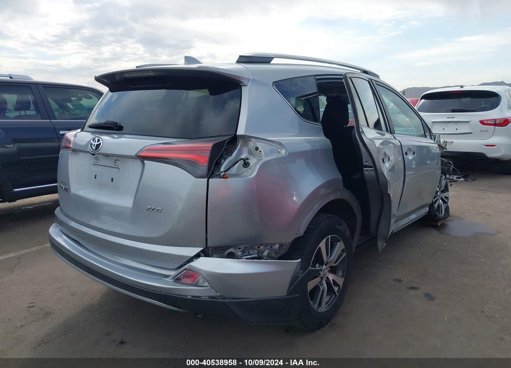 2018 TOYOTA RAV4 XLE VIN: 2T3WFREV9JW475726