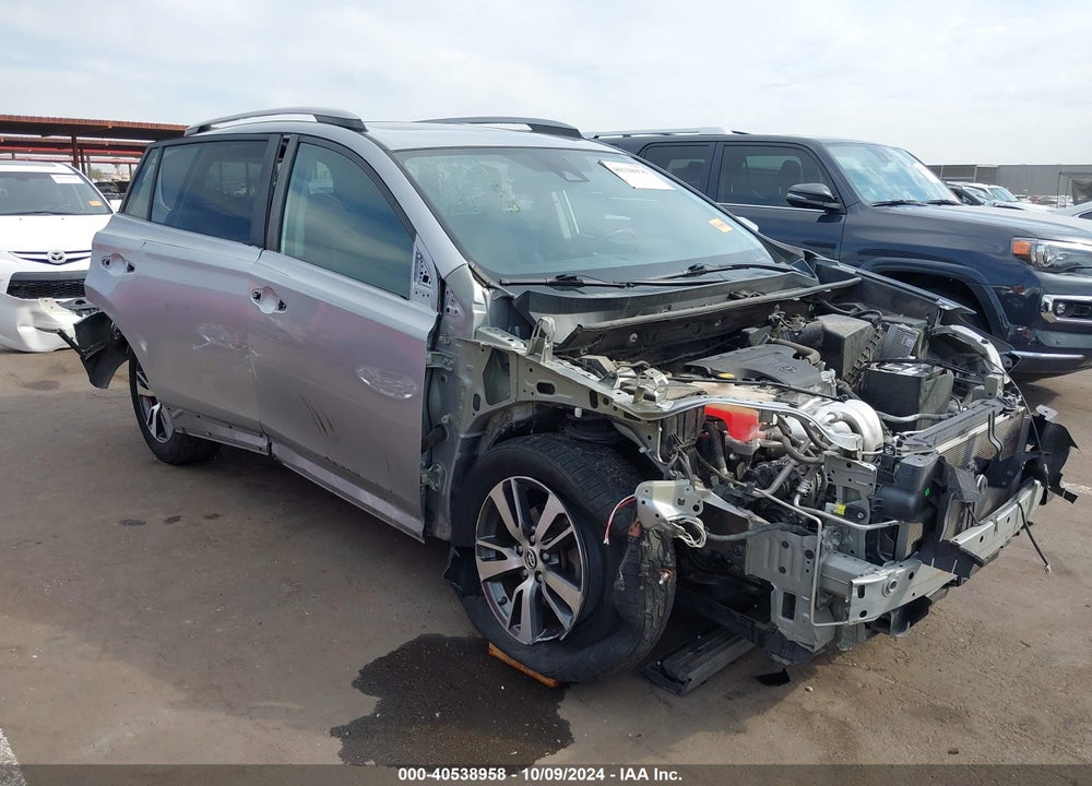 2018 TOYOTA RAV4 XLE VIN: 2T3WFREV9JW475726