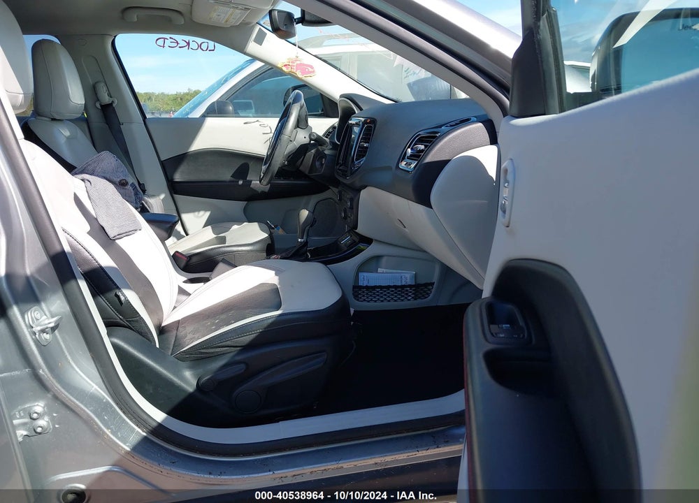 2020 JEEP COMPASS LIMITED FWD VIN: 3C4NJCCB2LT154539