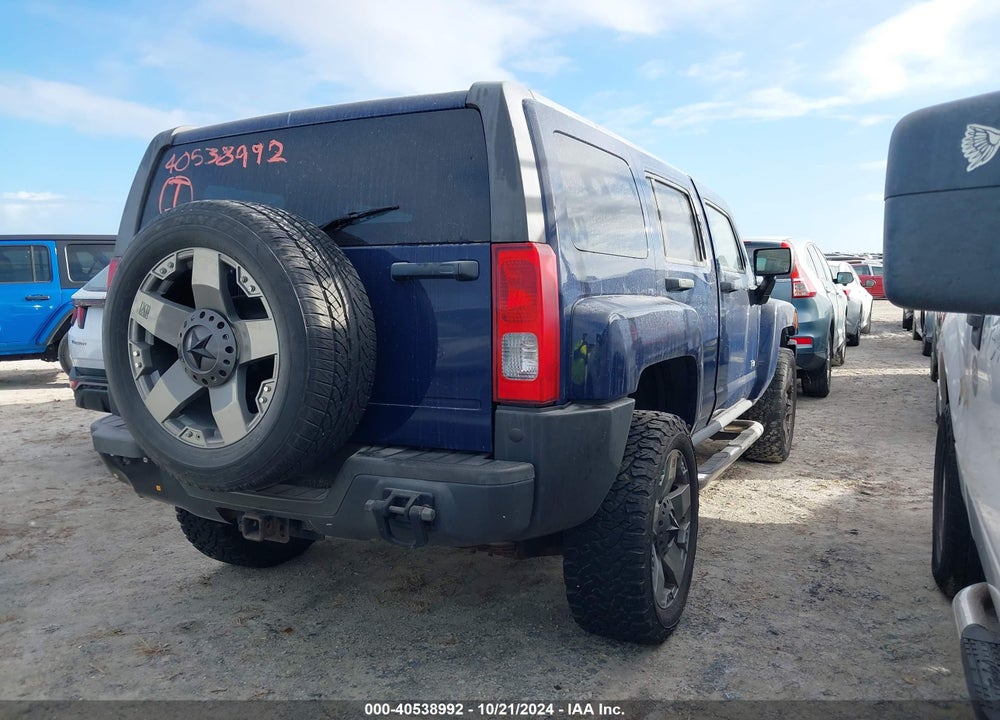 2009 HUMMER H3 SUV VIN: 5GTEN13E998102358