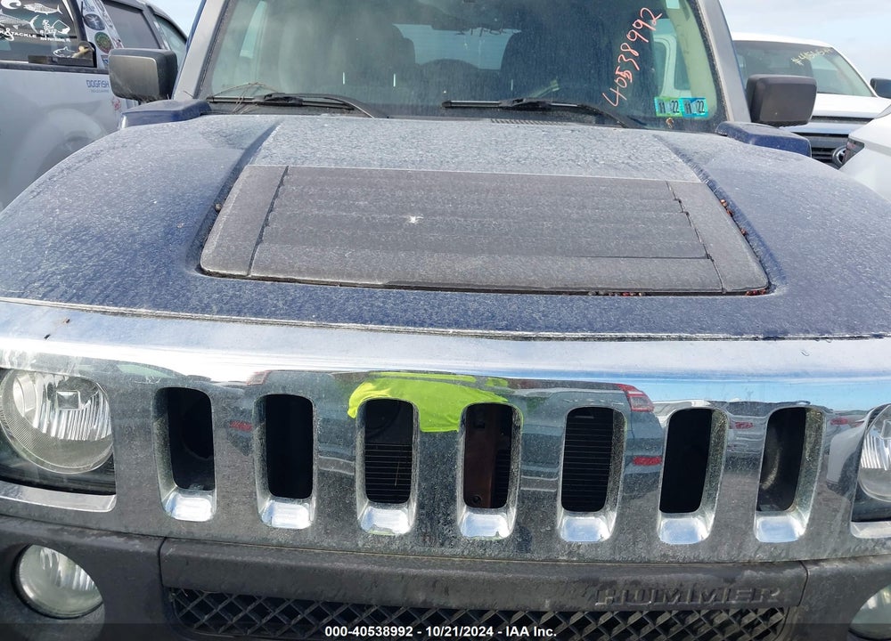 2009 HUMMER H3 SUV VIN: 5GTEN13E998102358