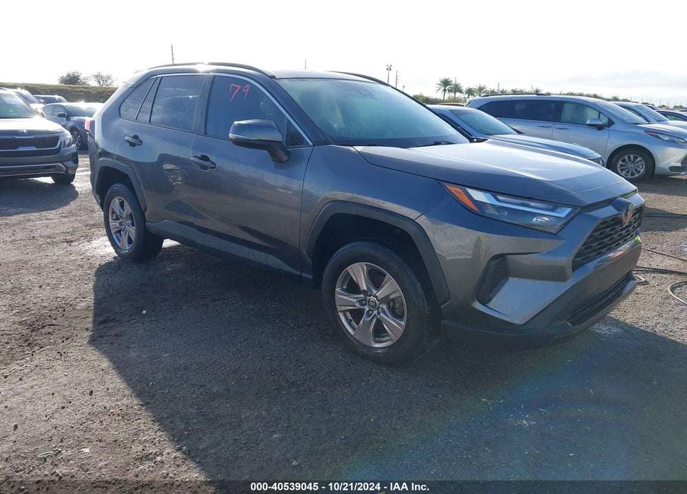 2022 TOYOTA RAV4 XLE VIN: 2T3W1RFV4NC187276