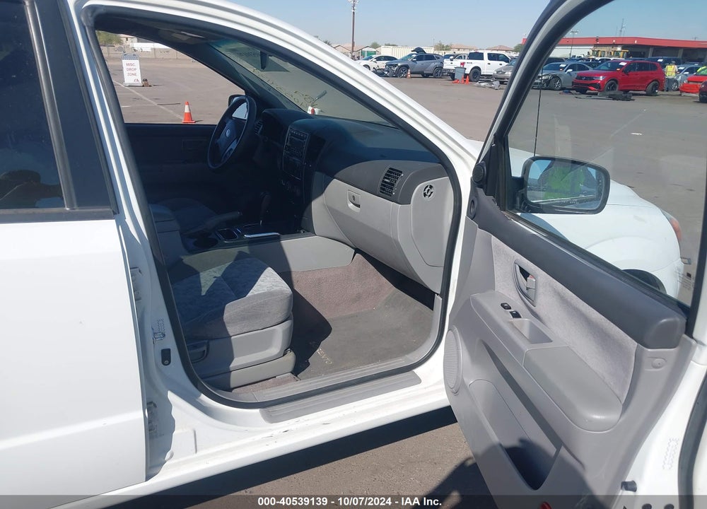 2008 KIA SORENTO LX VIN: KNDJD735085772392