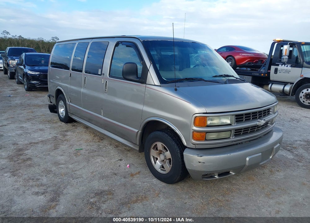 2001 CHEVROLET EXPRESS LT VIN: 1GNFG65R211217147