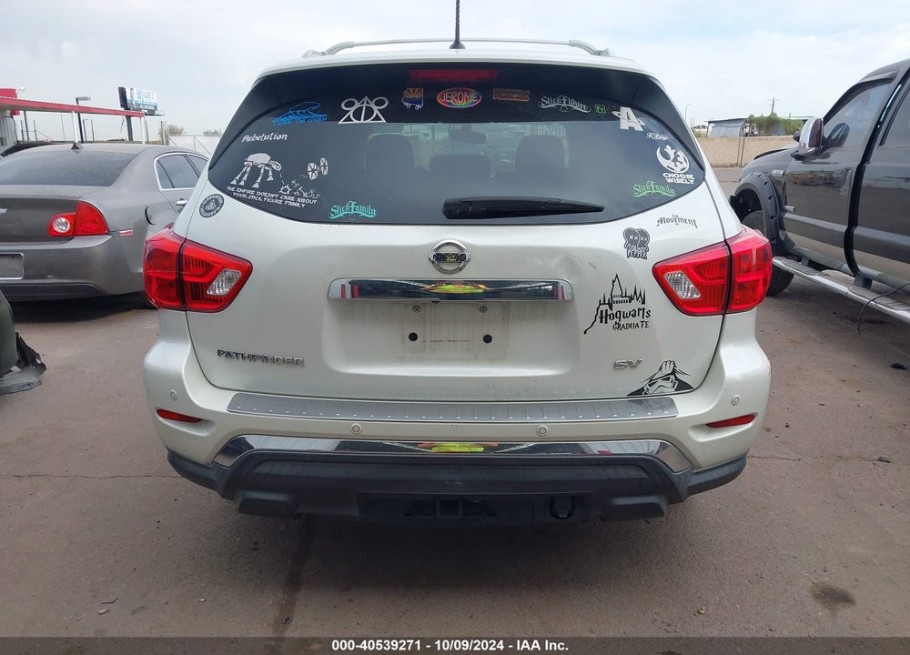 2017 NISSAN PATHFINDER SV VIN: 5N1DR2MN0HC630681