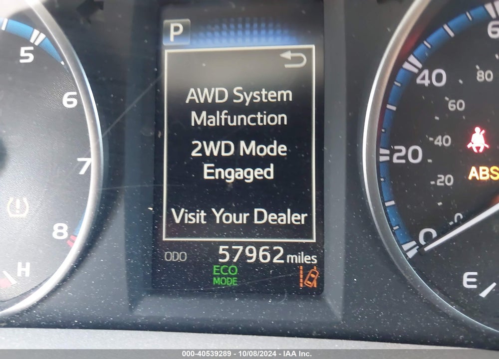 2018 TOYOTA RAV4 XLE VIN: 2T3RFREV8JW807989