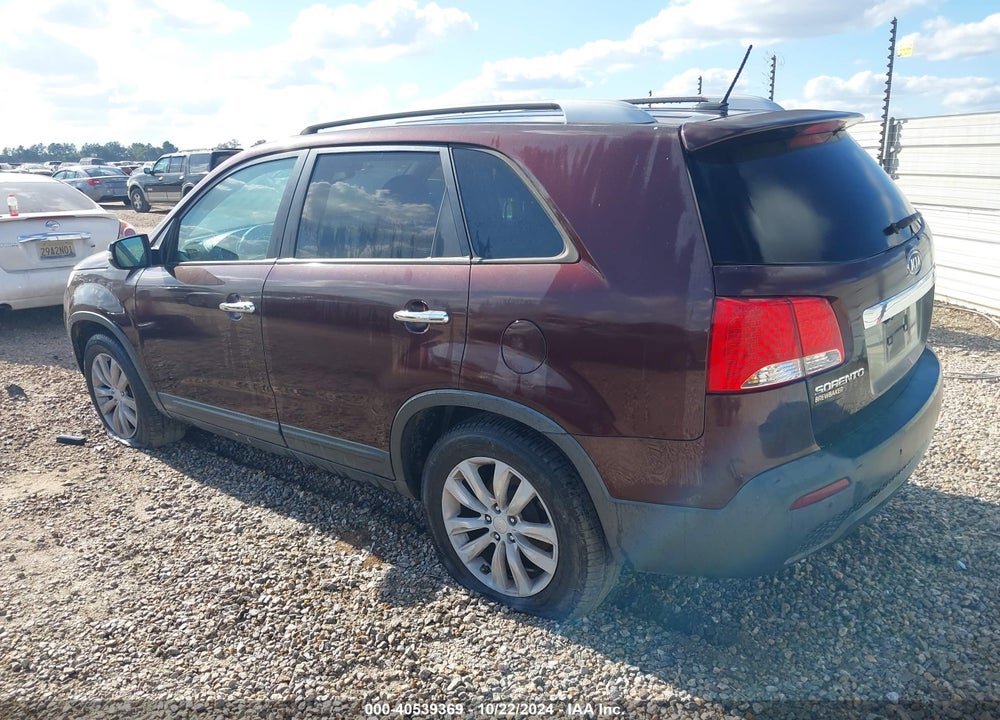 2011 KIA SORENTO EX VIN: 5XYKU4A16BG035909