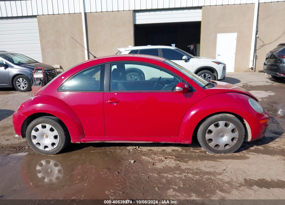 2010 VOLKSWAGEN NEW BEETLE VIN: 3VWPG3AG2AM015571