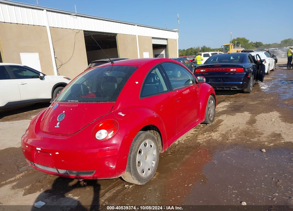 2010 VOLKSWAGEN NEW BEETLE VIN: 3VWPG3AG2AM015571