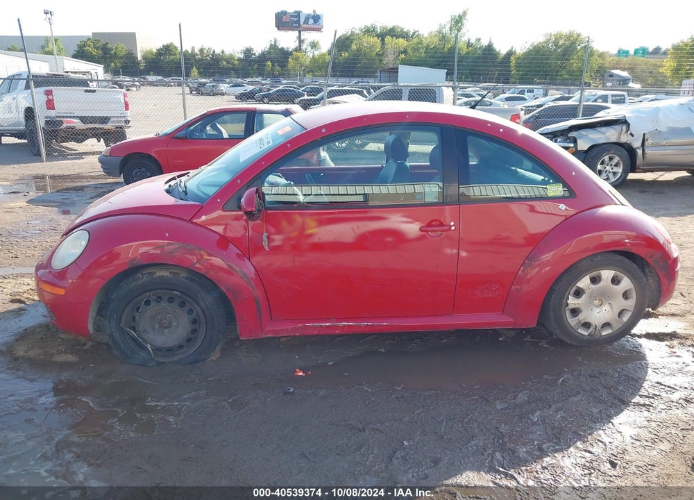 2010 VOLKSWAGEN NEW BEETLE VIN: 3VWPG3AG2AM015571
