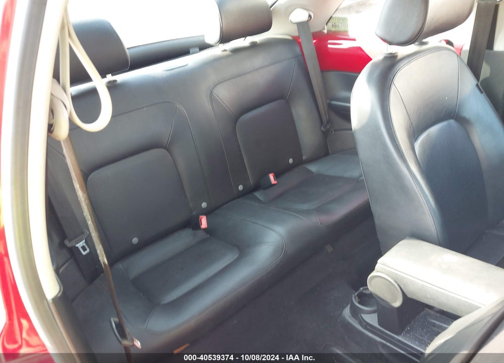 2010 VOLKSWAGEN NEW BEETLE VIN: 3VWPG3AG2AM015571