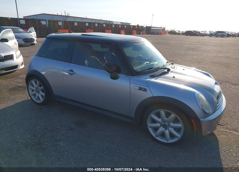 2006 MINI COOPER S VIN: WMWRE33506TL22191