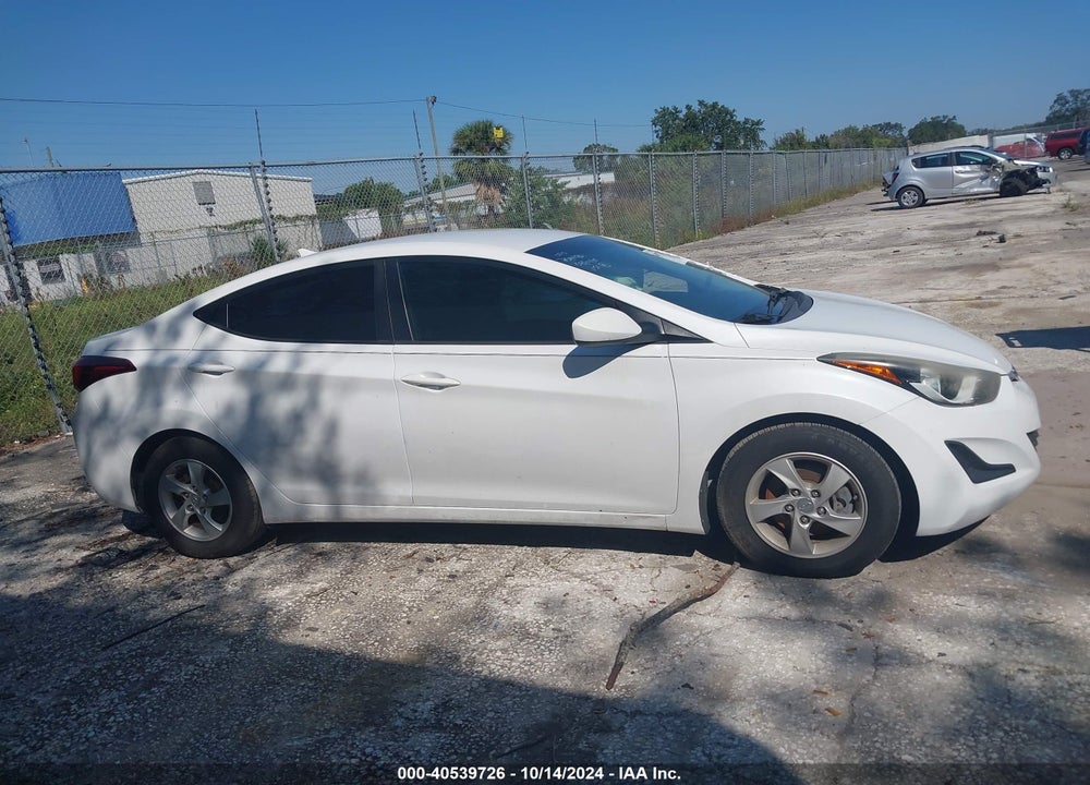 2015 HYUNDAI ELANTRA VIN: 5NPDH4AE3FH647581