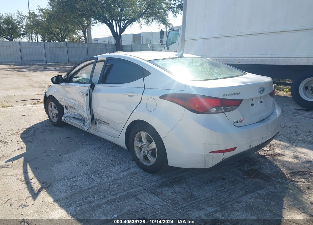 2015 HYUNDAI ELANTRA VIN: 5NPDH4AE3FH647581