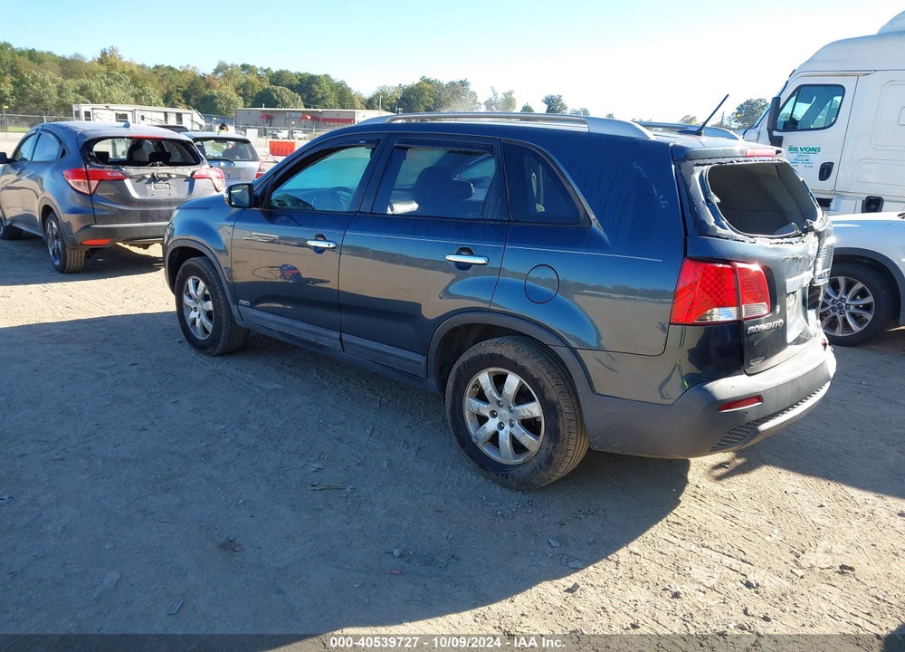 2011 KIA SORENTO LX VIN: 5XYKTCA10BG073472