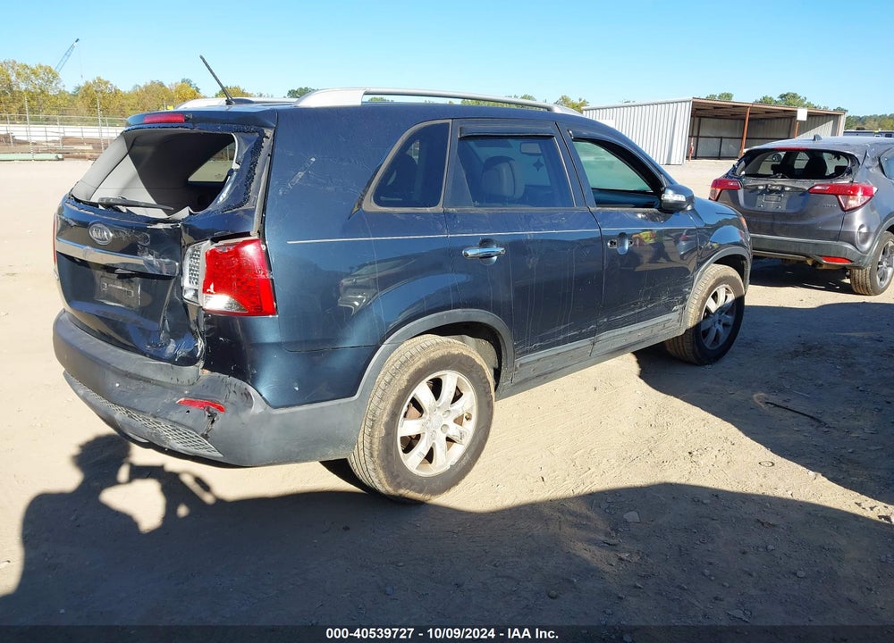 2011 KIA SORENTO LX VIN: 5XYKTCA10BG073472