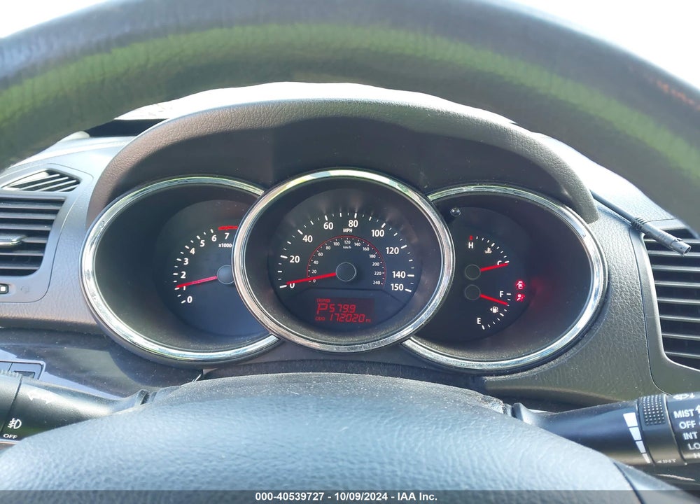 2011 KIA SORENTO LX VIN: 5XYKTCA10BG073472