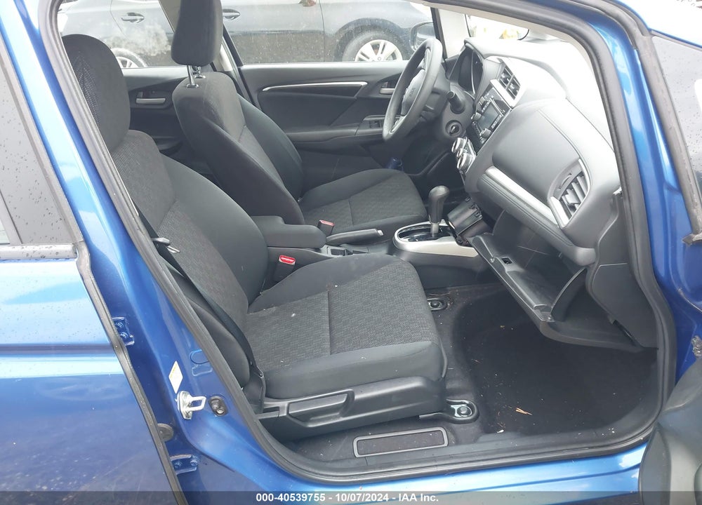 2015 HONDA FIT LX VIN: 3HGGK5H57FM777983