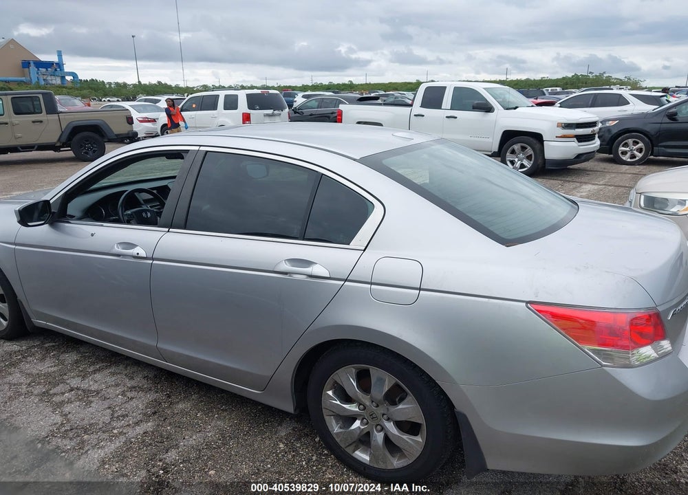 2010 HONDA ACCORD 2.4 EX-L VIN: 1HGCP2F87AA060081