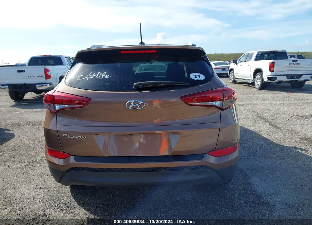 2017 HYUNDAI TUCSON SE VIN: KM8J33A41HU478183