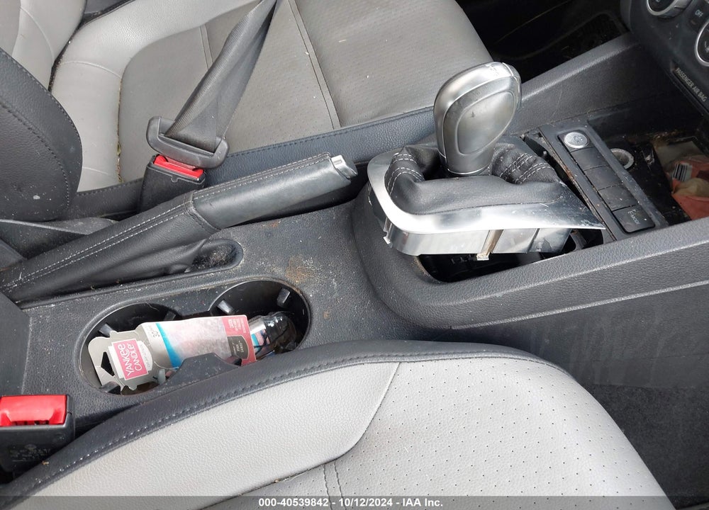 2013 VOLKSWAGEN JETTA HYBRID SEL VIN: 3VW637AJ7DM229468